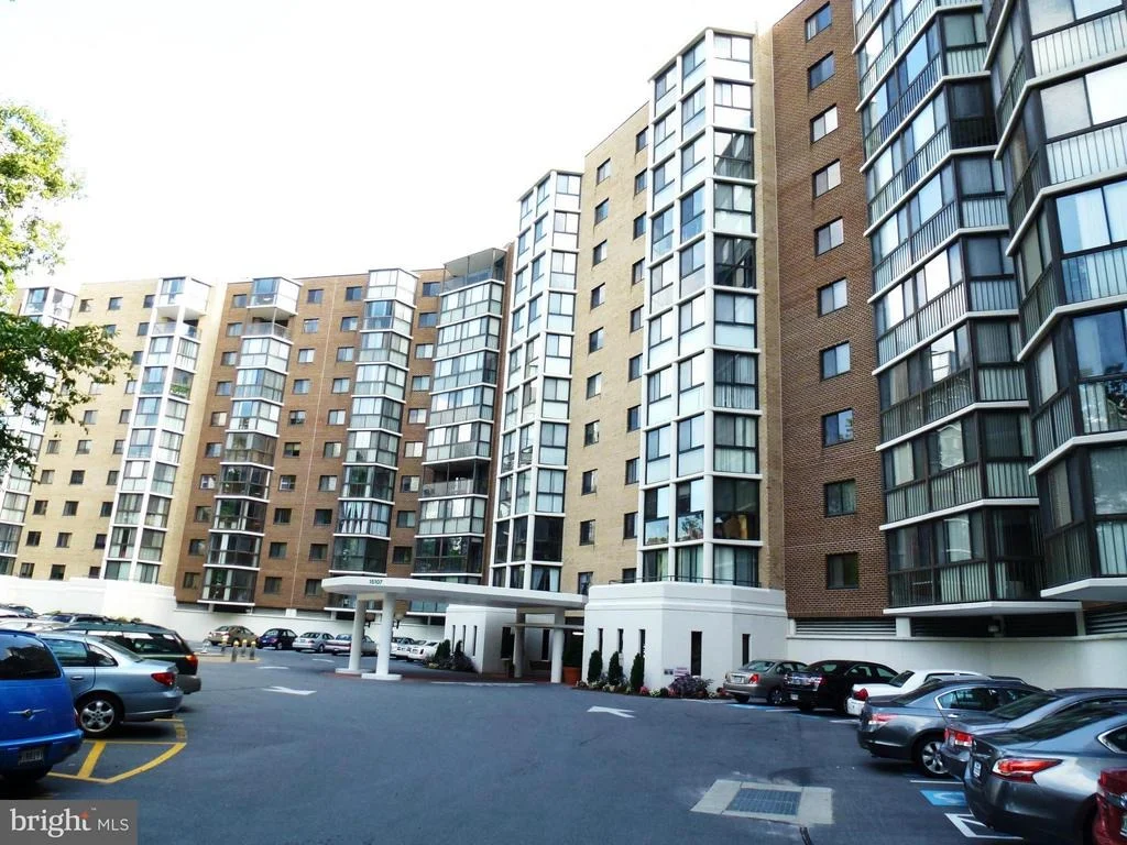 Photo of Unit 2902 at 15107 INTERLACHEN DRIVE