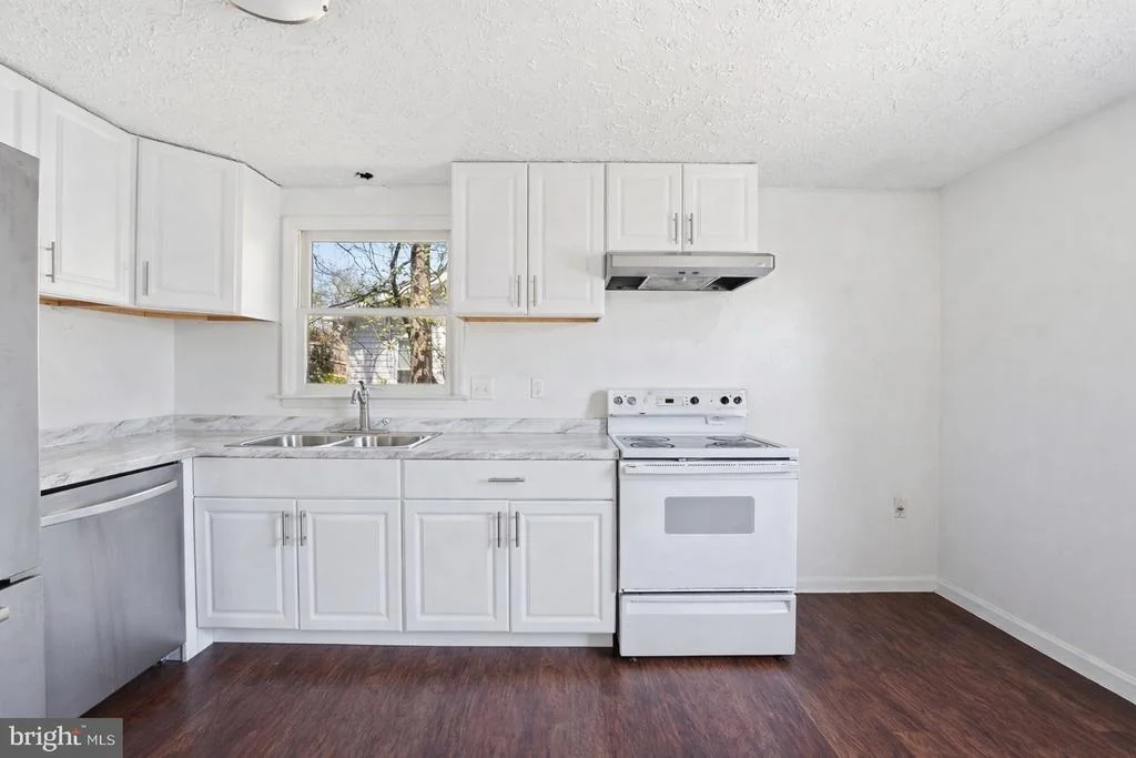 Photo of 20 TUNIC AVENUE