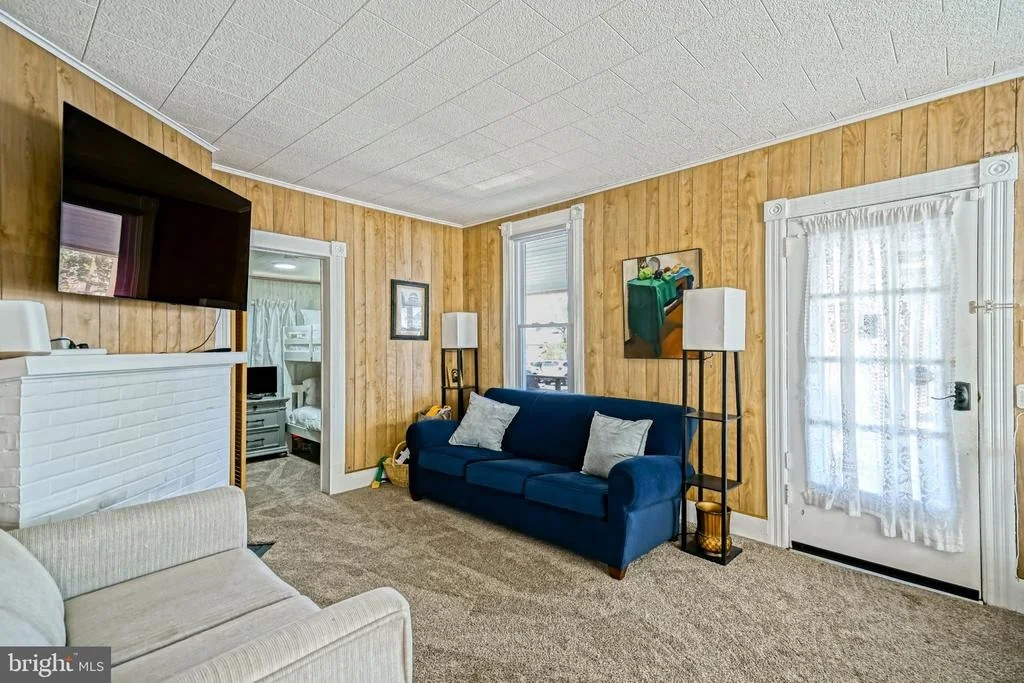 Photo of 18 DELAWARE AVENUE