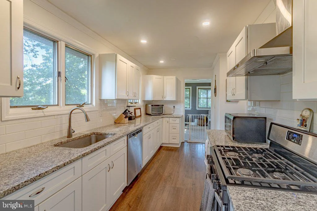 Photo of 300 3RD AVENUE