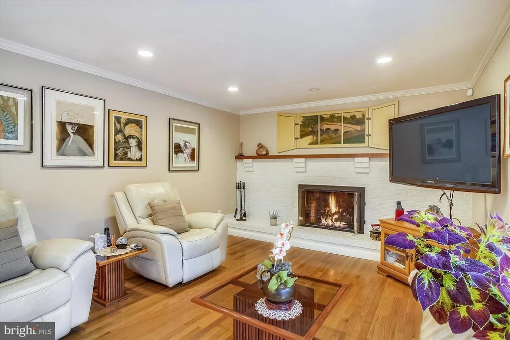 Photo of 2410 HENSLOWE DRIVE