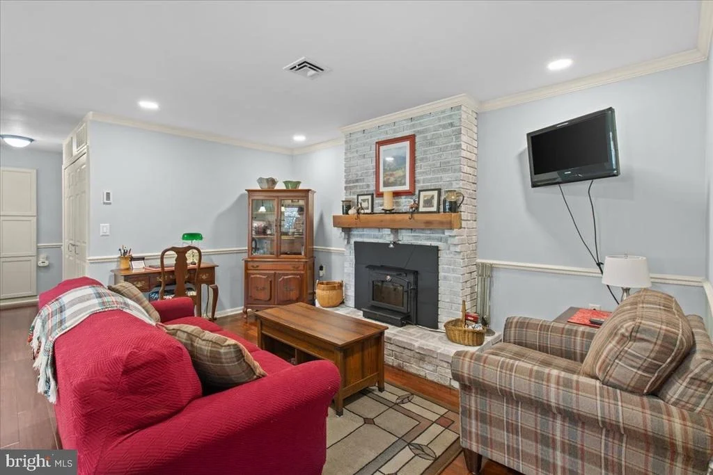 Photo of 32 BUCKINGHAM DRIVE