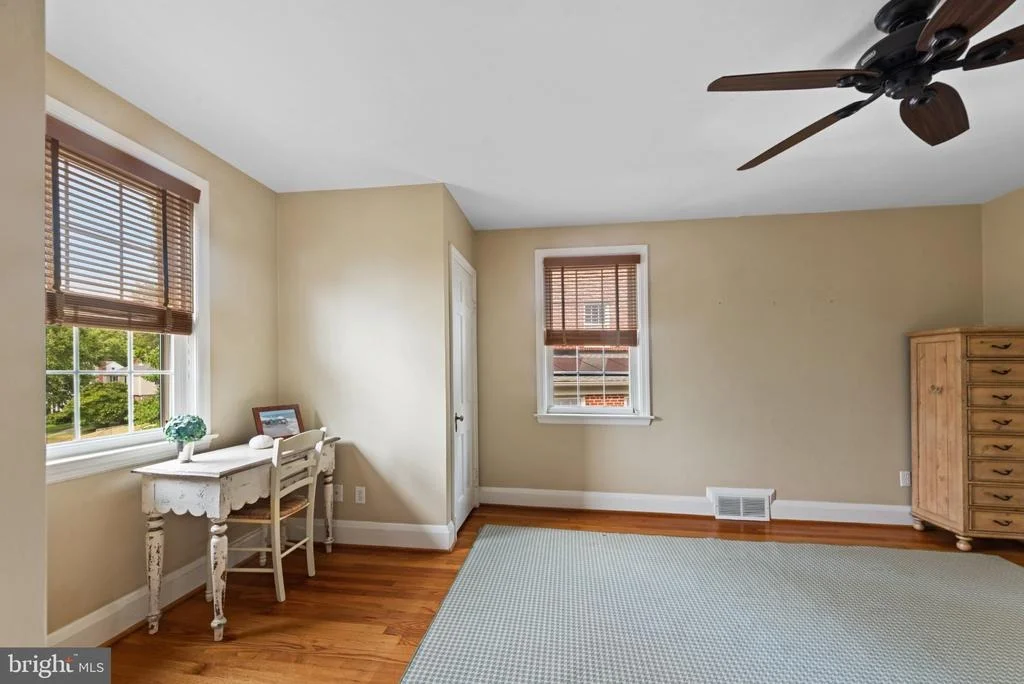 Photo of 7313 YORKTOWNE