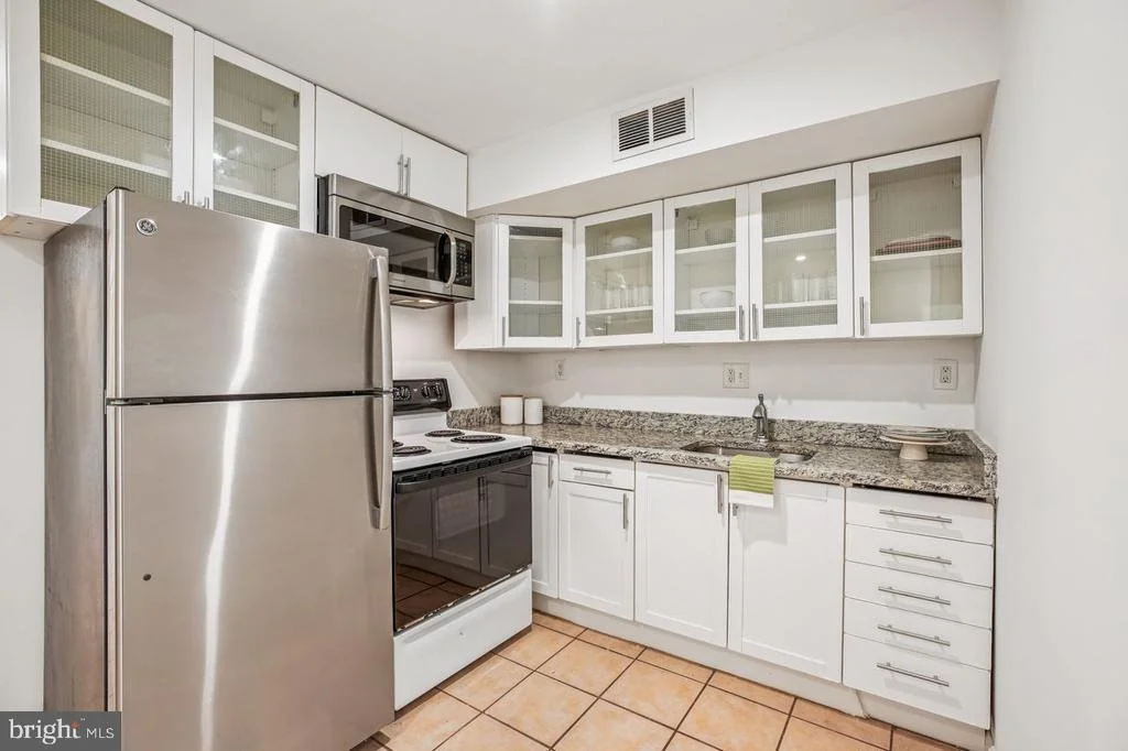 Photo of 1124 G STREET NE