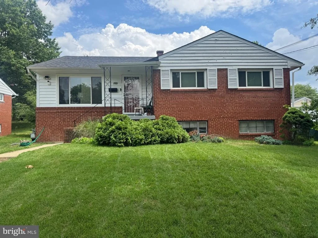 Photo of 2408 SENATOR AVENUE