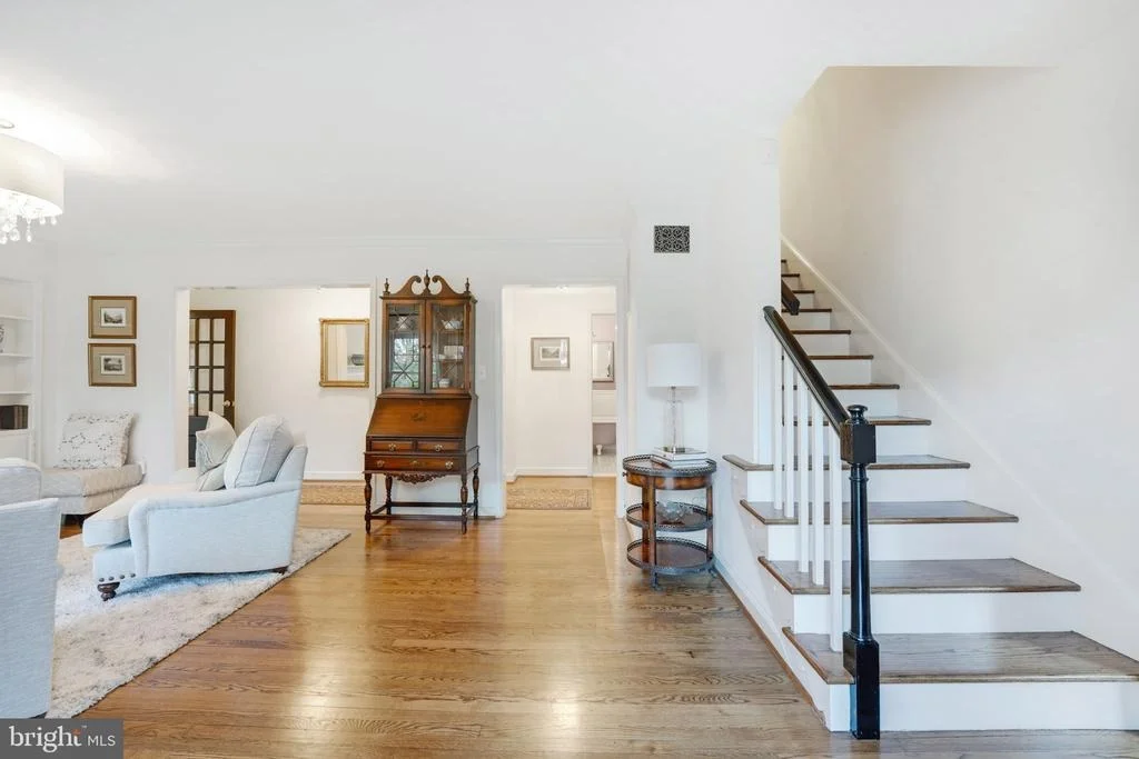 Photo of 9107 MAIN STREET