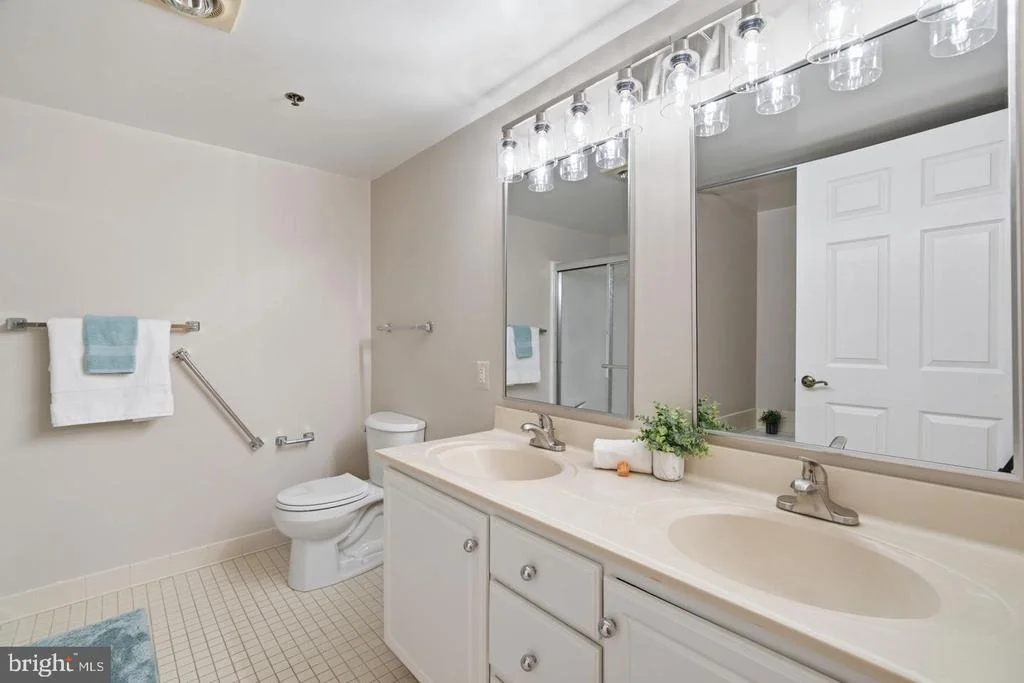 Photo of Unit 304 at 14805 PENNFIELD CIRCLE