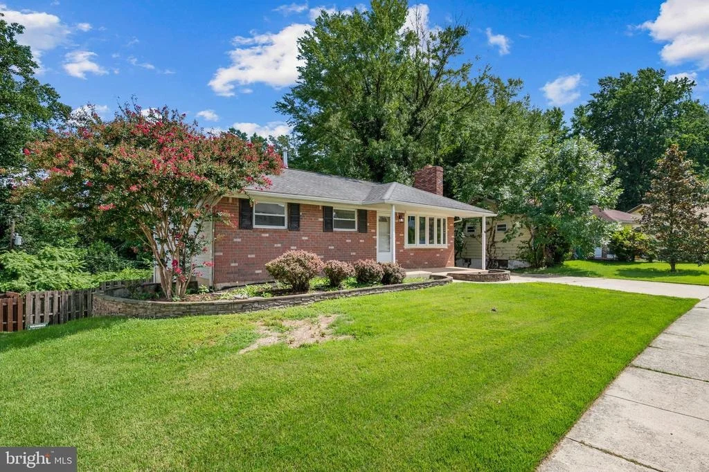 Photo of 541 CRESTPARK DRIVE
