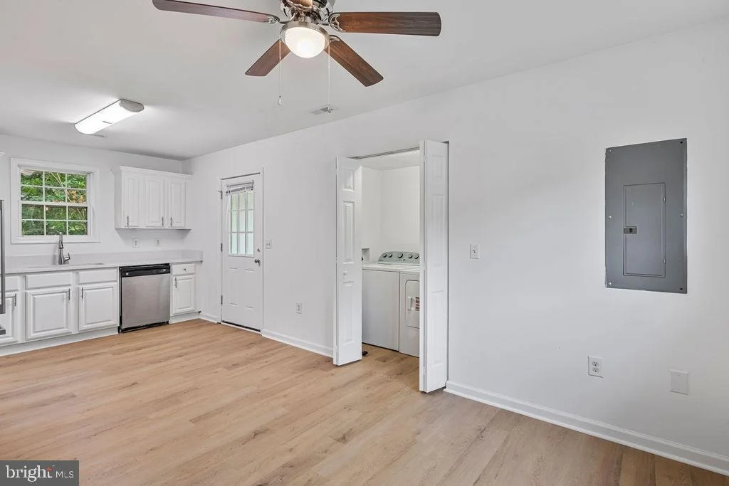 Photo of 905 HANOVER STREET