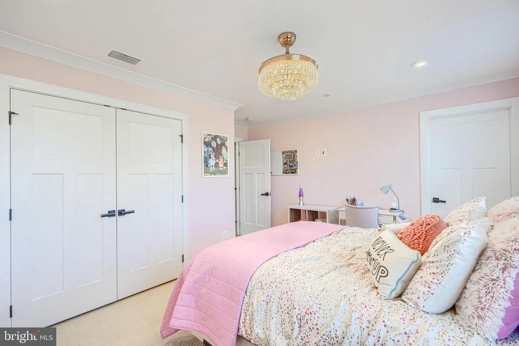 Photo of 2553 HANOVER PIKE