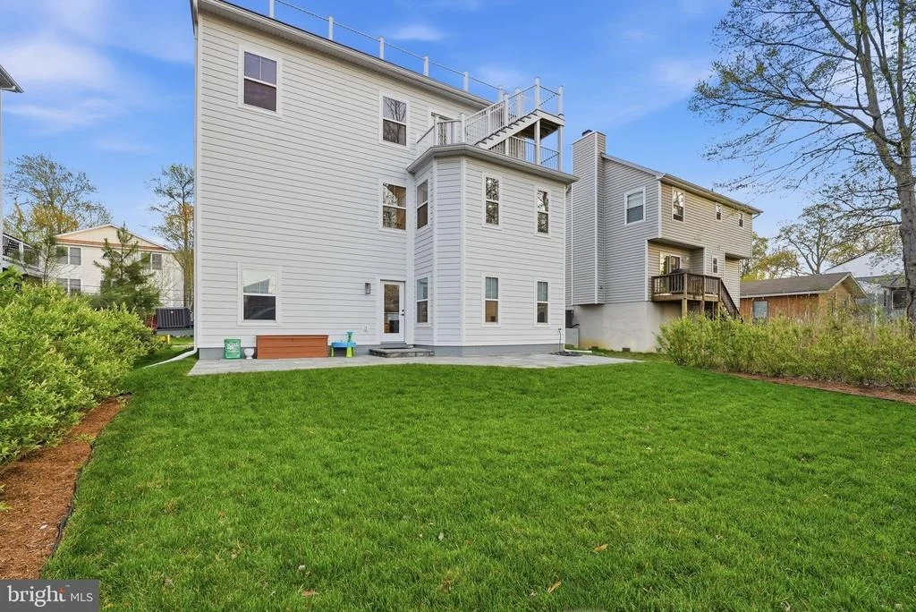 Photo of 1422 HOWARD ROAD