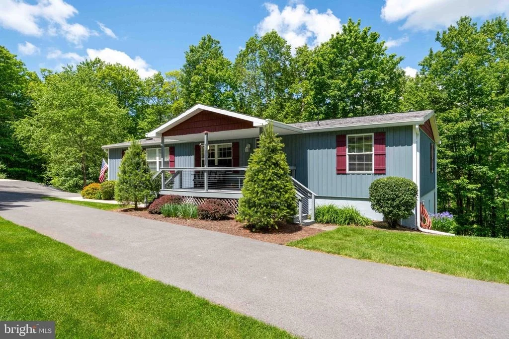 Photo of 511 HILLTOP ROAD