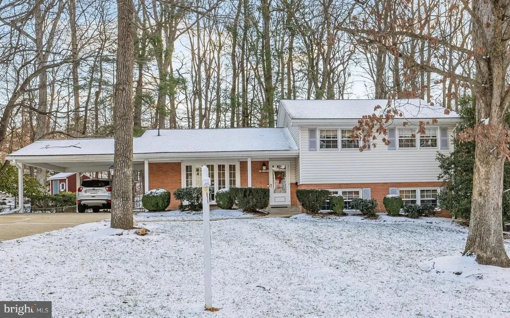 Photo of 4825 KINGSTON DRIVE