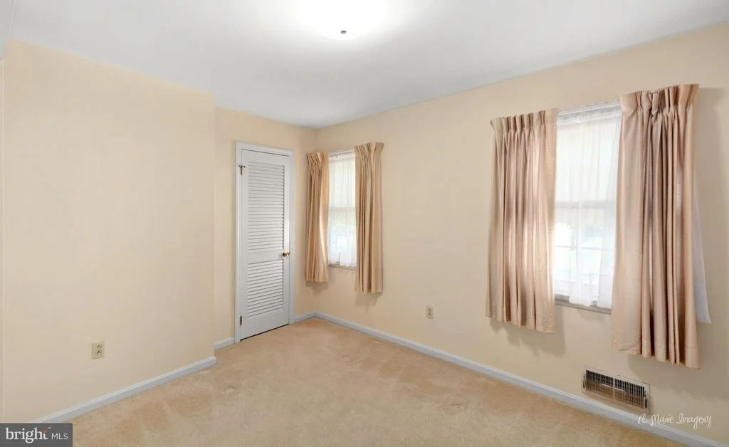 Photo of 202 MEADOWDALE LANE