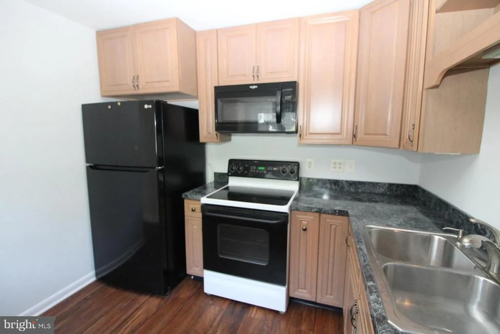 Photo of 439 CENTER STREET