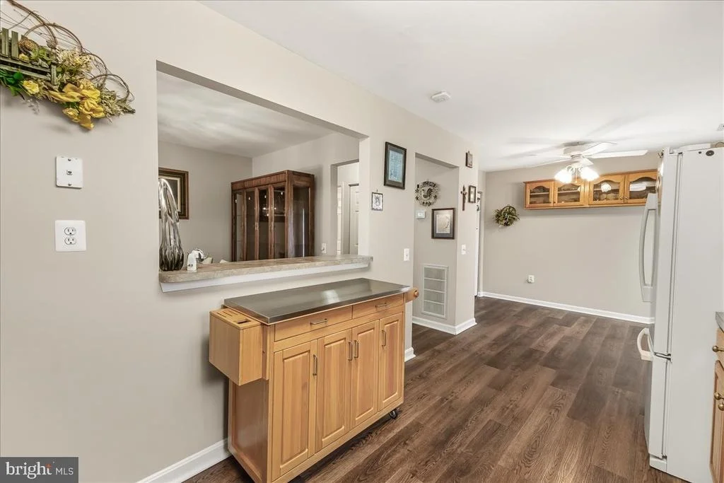 Photo of 910 PARADE LANE