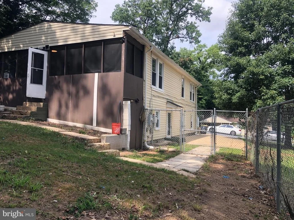 Photo of 516 MENTOR AVENUE