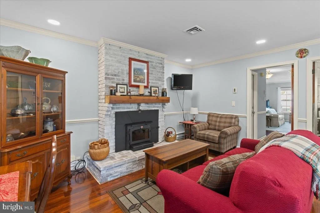 Photo of 32 BUCKINGHAM DRIVE