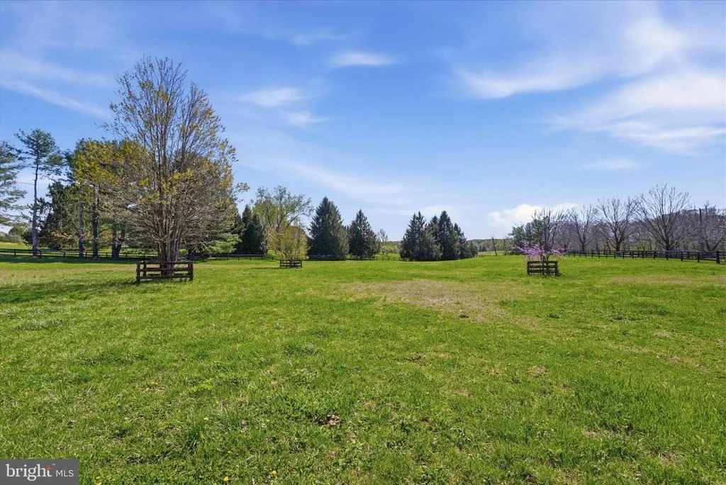 Photo of 2517 FIVE POINTS ROAD