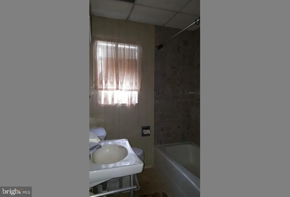 Photo of 75 CIRCLE DRIVE