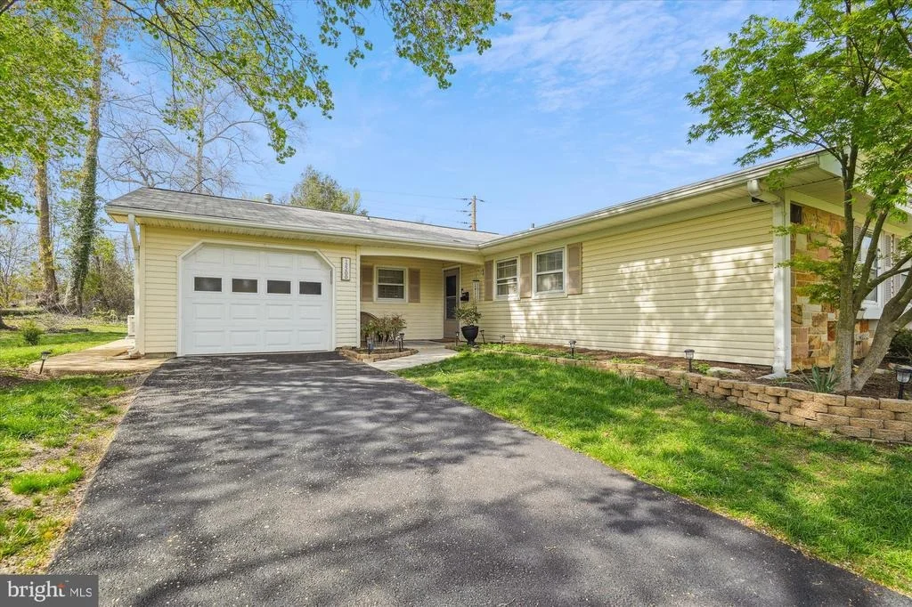 Photo of 12200 ROUND TREE LANE