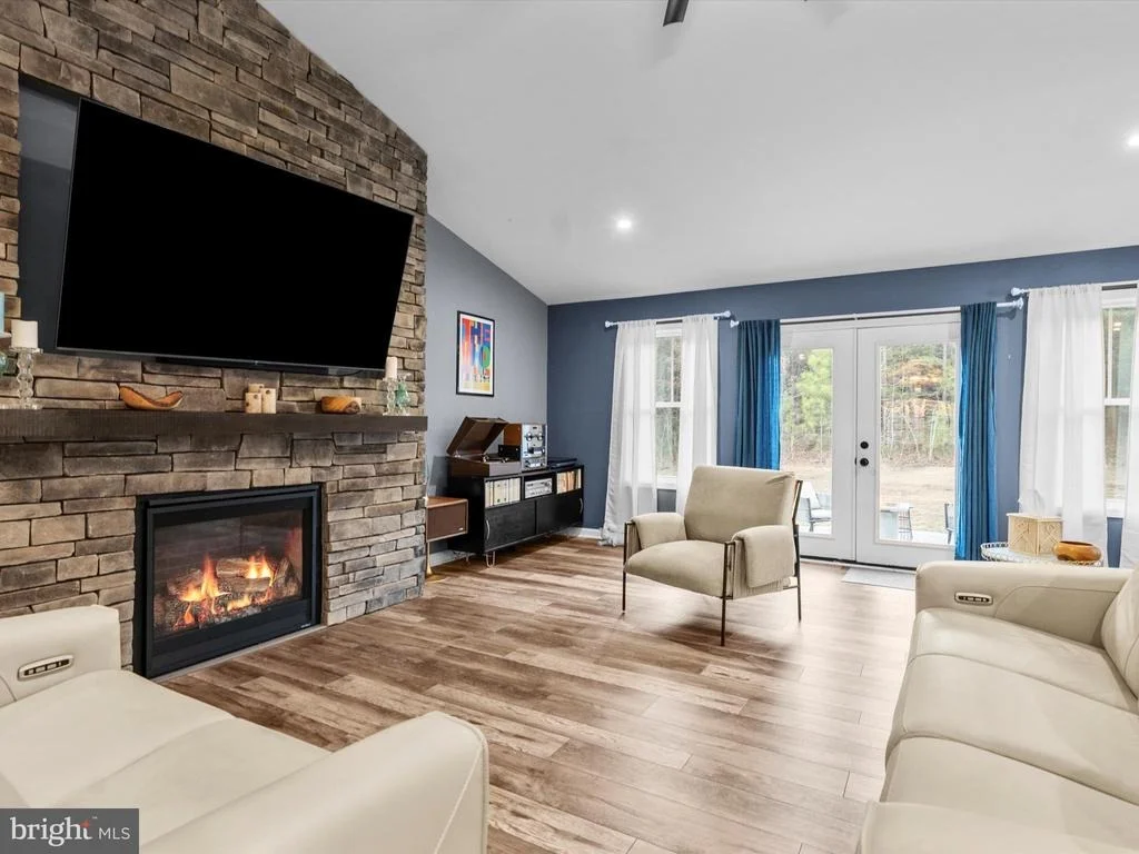 Photo of 367 PINEHURST DRIVE