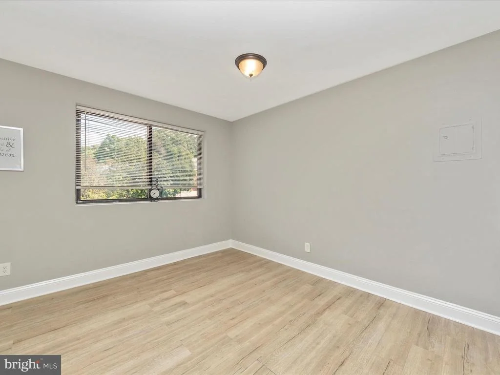 Photo of Unit 417 at 8601 MANCHESTER ROAD