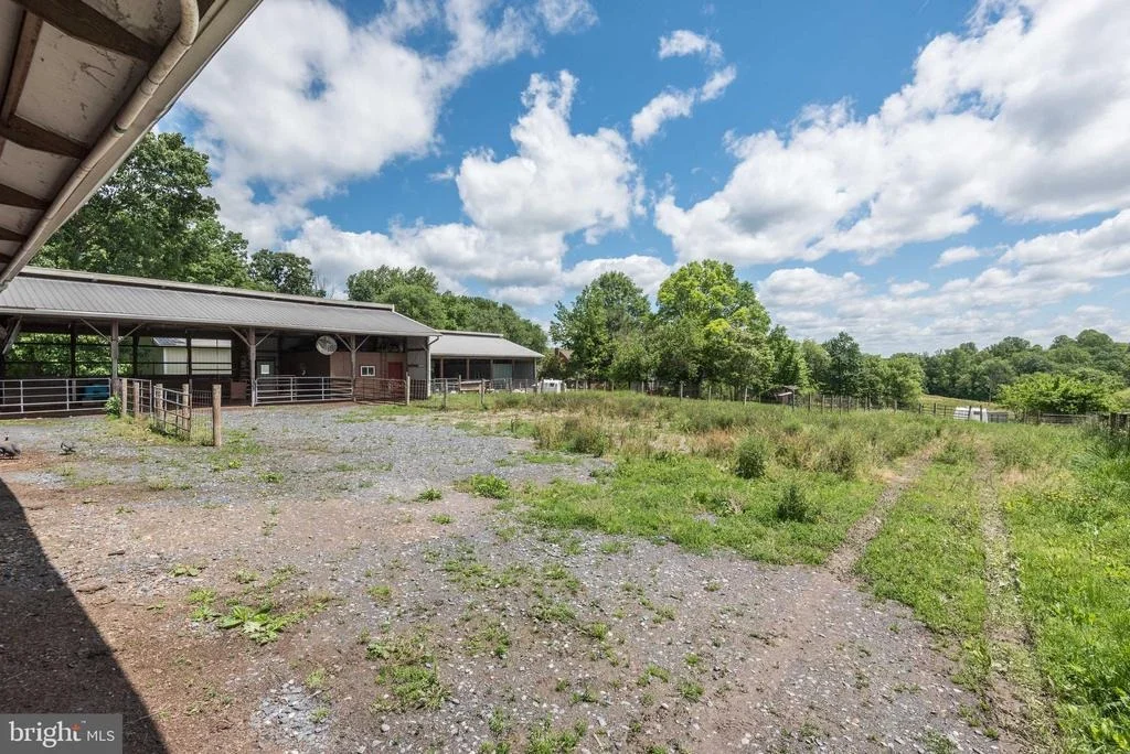 Photo of 16120 BARNESVILLE ROAD