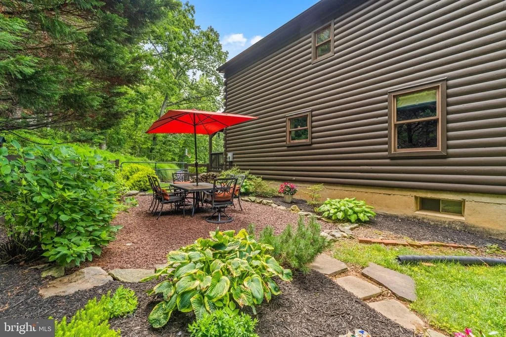 Photo of 9124 HAWBOTTOM ROAD
