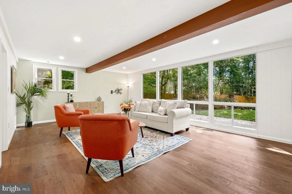 Photo of 8545 PINEWAY COURT