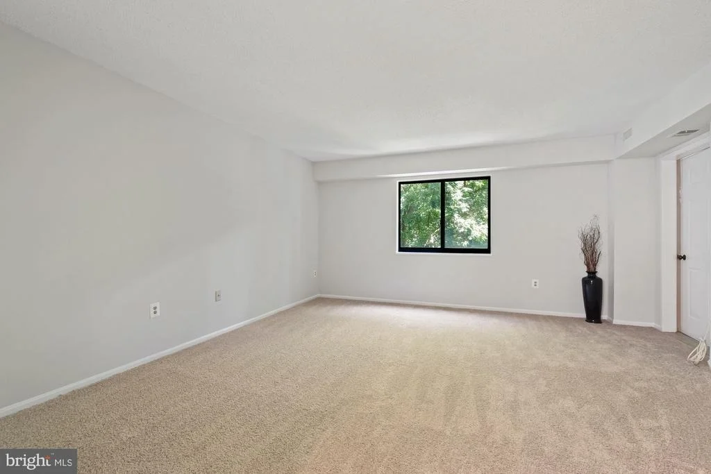 Photo of Unit 4604 at 15100 INTERLACHEN DRIVE