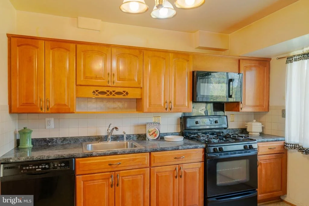 Photo of 4709 IRIS PLACE