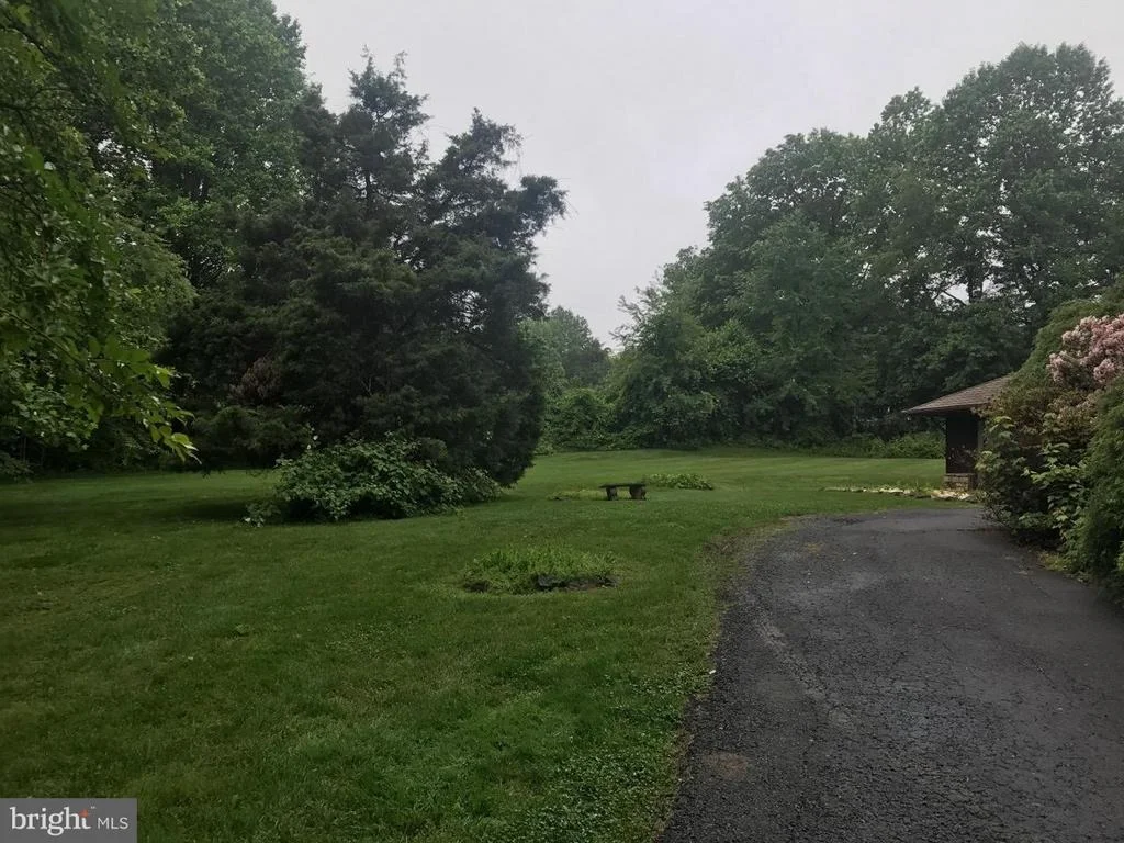 Photo of 11208 GEORGETOWN PIKE