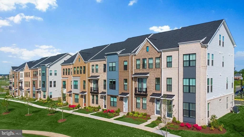 Photo of Unit TYCE24F2 at 3 PICASSO SQUARE