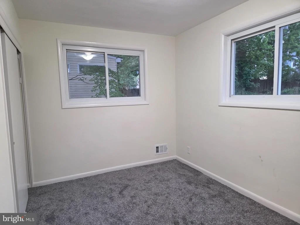 Photo of 5912 WINNER AVENUE