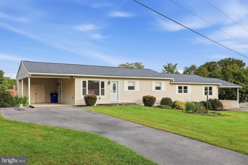 Photo of 11008 CARRIAGE LANE