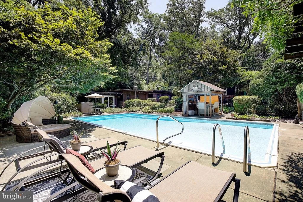 Photo of 1169 LATROBE DRIVE