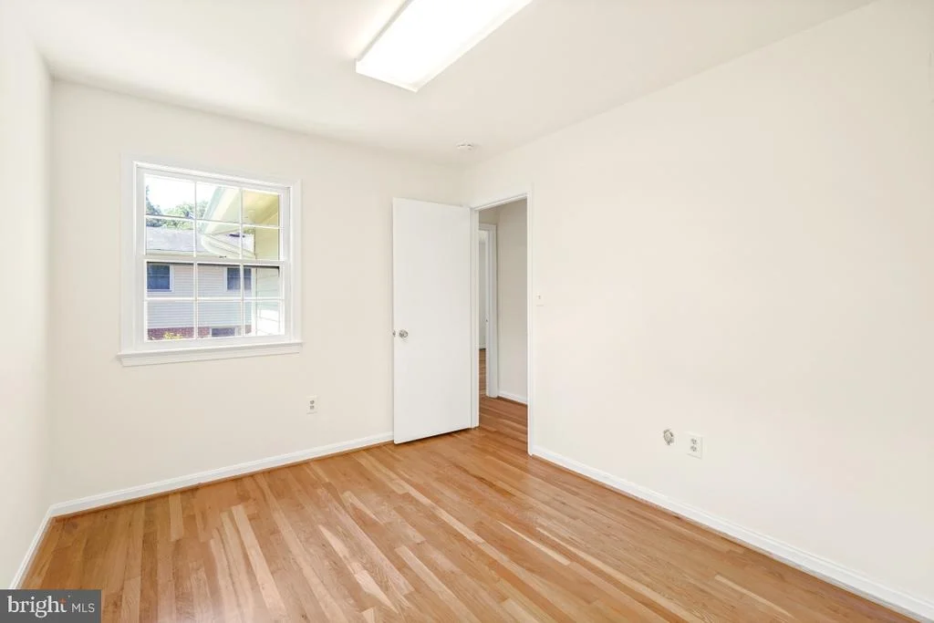 Photo of 882 DIAMOND DRIVE