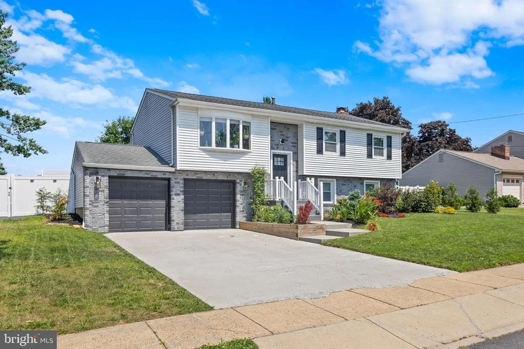 Photo of 6 INDEPENDENCE DRIVE