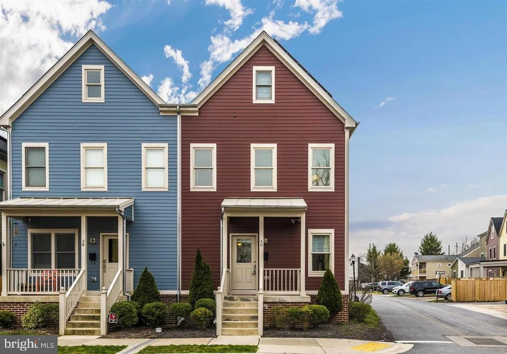 Photo of 40 6TH STREET W