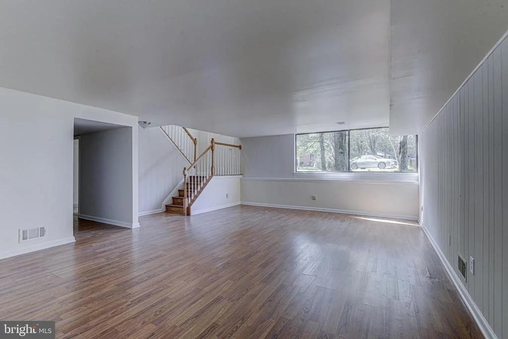 Photo of 9467 MACOMBER LANE