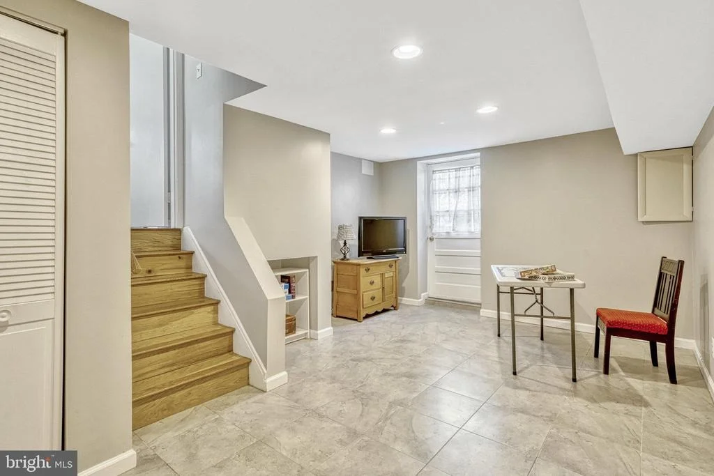 Photo of 10318 FOREST AVENUE