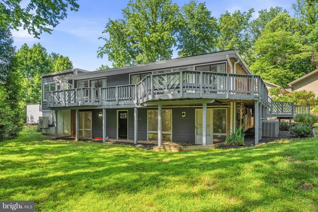 Photo of 9416 HOLBROOK LANE