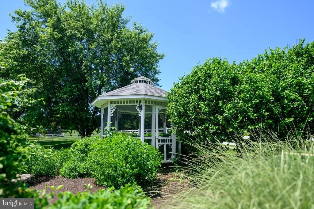 Photo of 6106 CHALLEDON CIRCLE