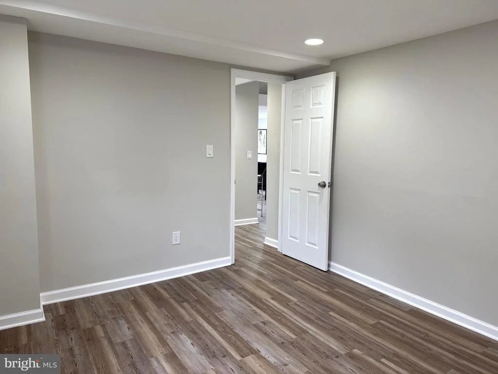 Photo of 7 CENTRE AVENUE