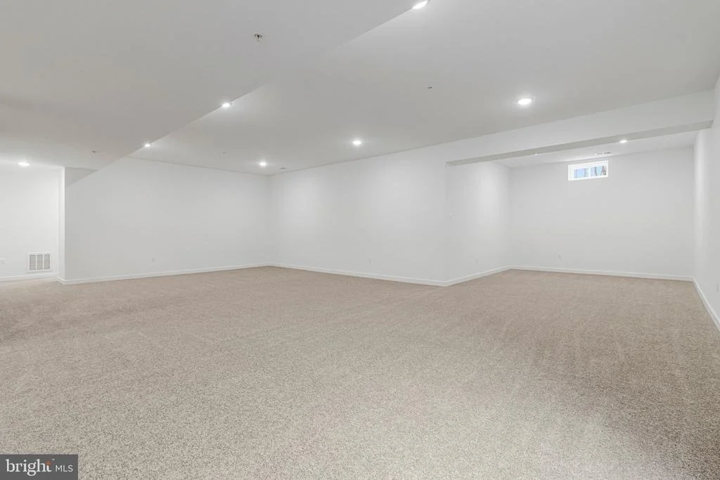 Photo of 2000 ARAM DRIVE