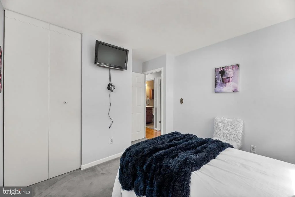 Photo of 1071 OMAR DRIVE