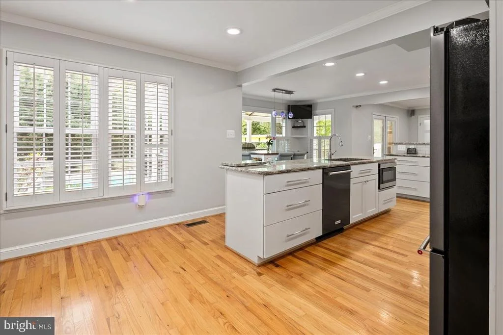 Photo of 9426 MOUNT VERNON CIRCLE