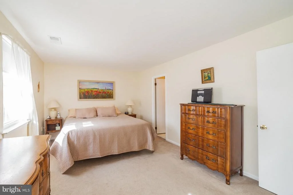 Photo of 8917 ROUNDLEAF WAY