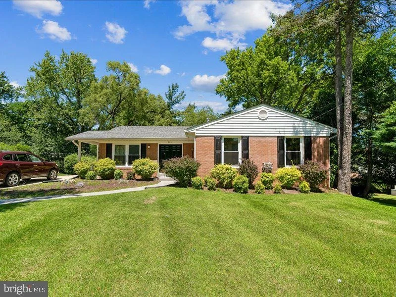Photo of 903 ANNMORE DRIVE